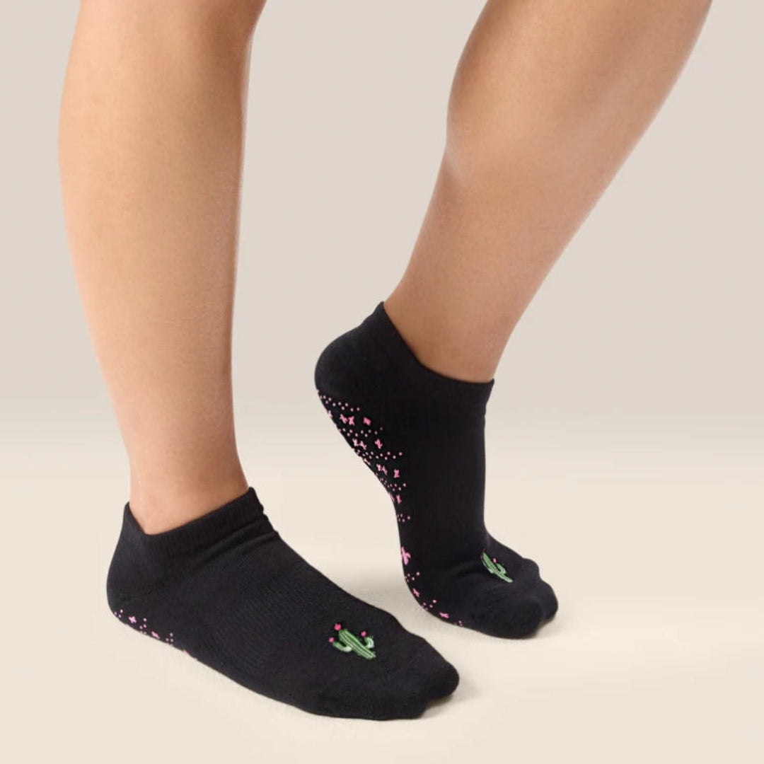 MoveActive Classic Low Rise Non-Slip Grip Socks - Señorita Spike