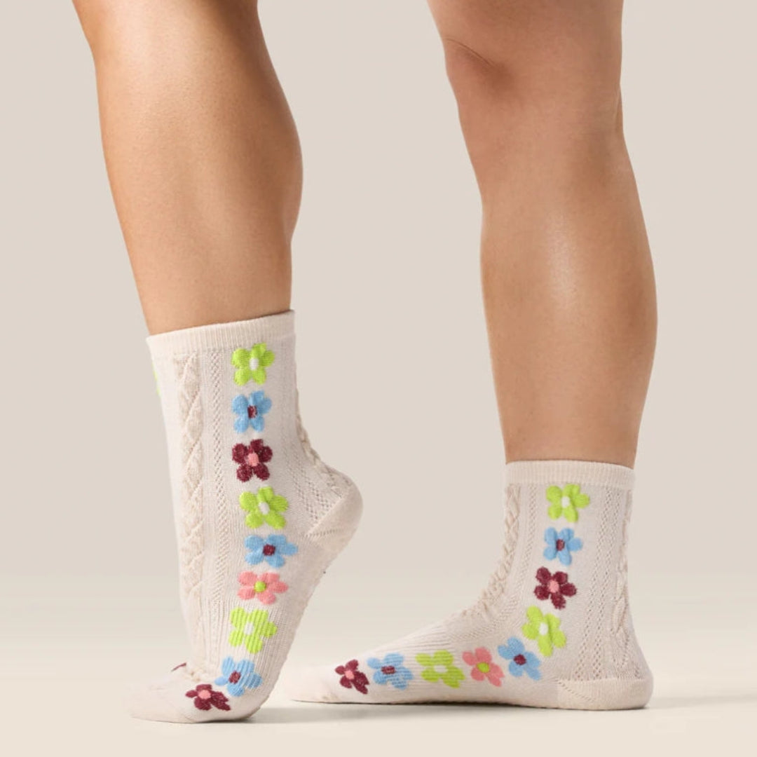 MoveActive Crew Non-Slip Grip Socks - Fiesta Blanca